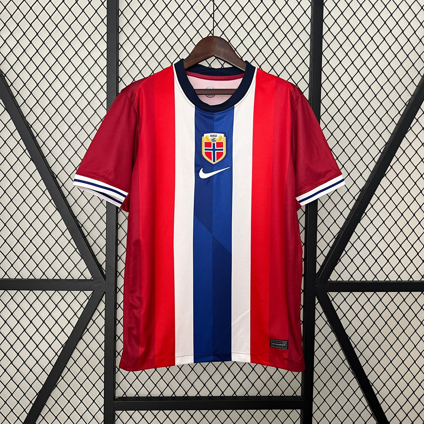 Noorwegen Home Shirt 2024/2025 – Maten van S tot XXXL voor Trotse Supporters!