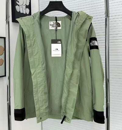 The North Face Martis Jacket Windbreaker Leather Green/Black