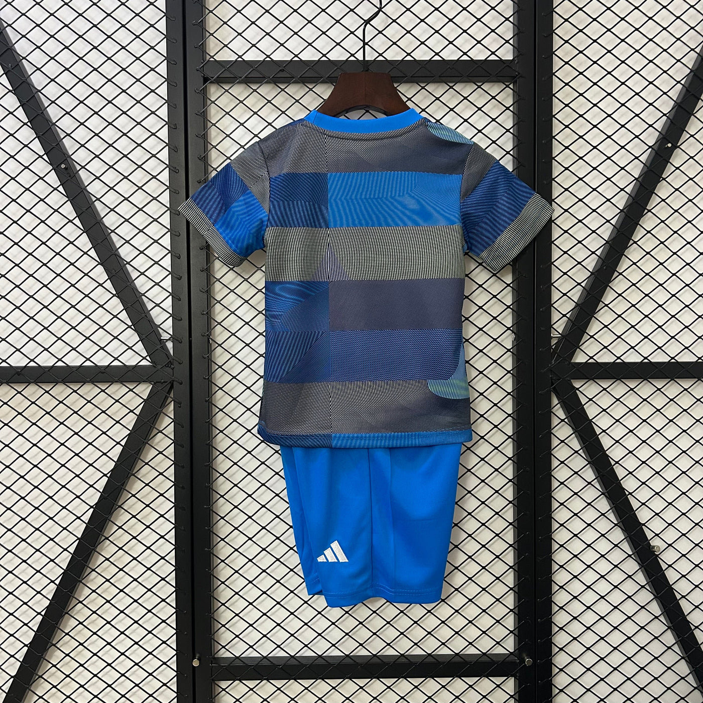 Real Madrid Kids Training Kit 2025/2026