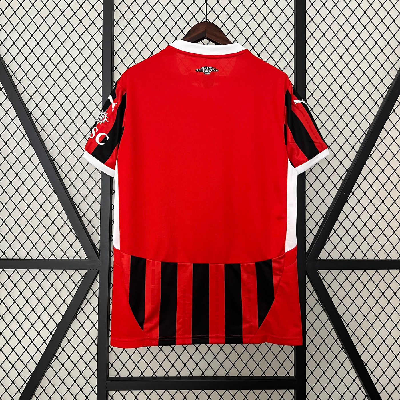 Officiële AC Milan Thuis Shirt 2024/2025 - Rood en Zwart met Witte Details