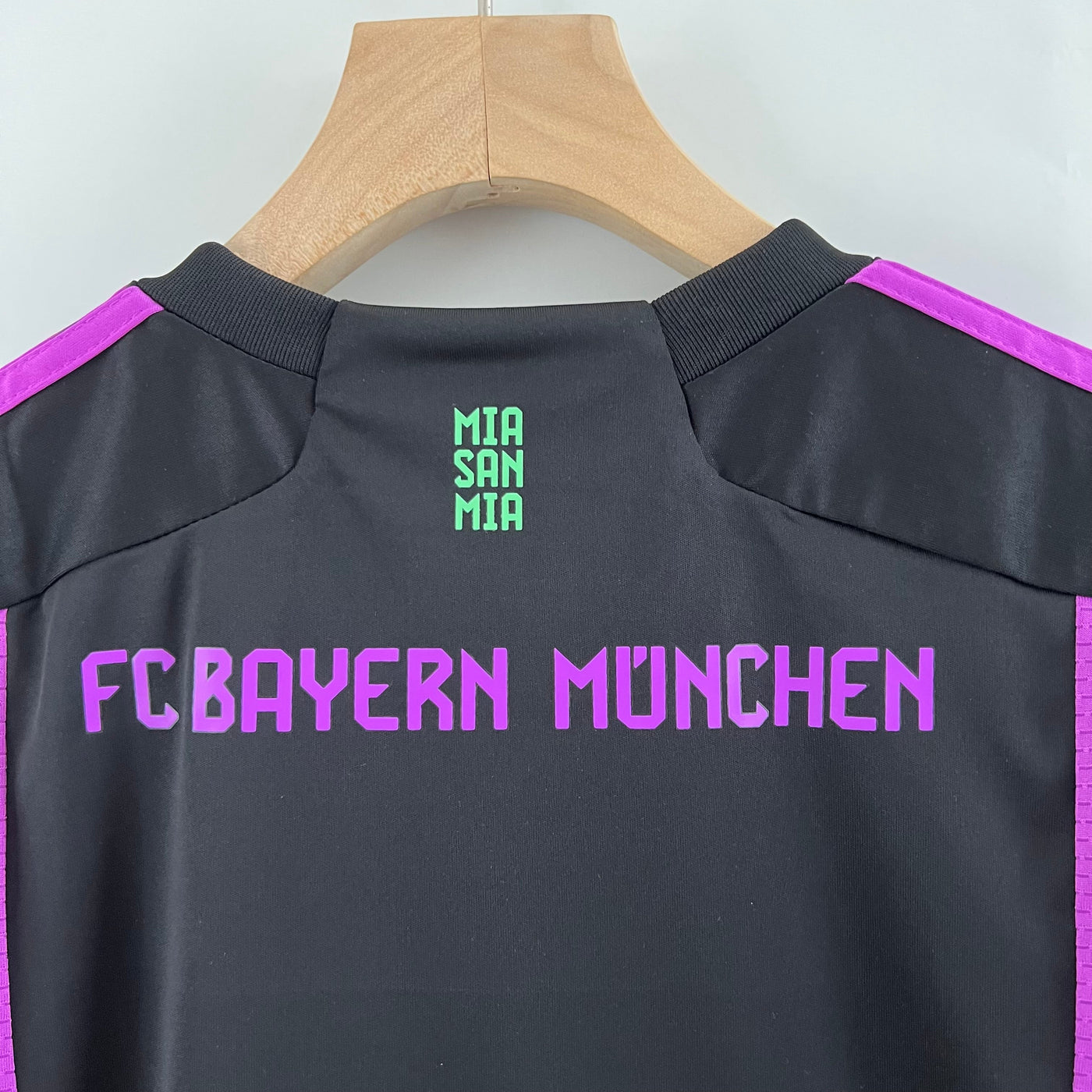23/24 kids Bayern Munich away size: 16-28