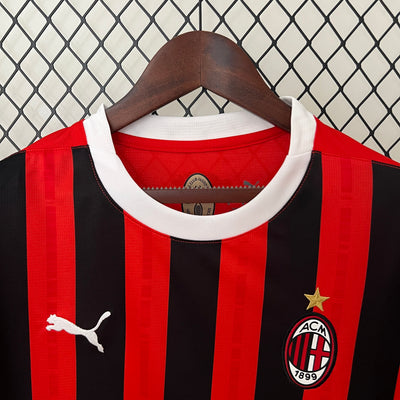 Officiële AC Milan Thuis Shirt 2024/2025 - Rood en Zwart met Witte Details