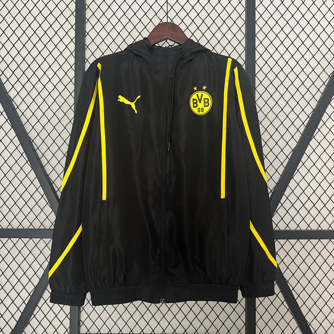 Borussia Dortmund Trench Coat 2024/2025 – Iconische Stijl voor Echte Fans!