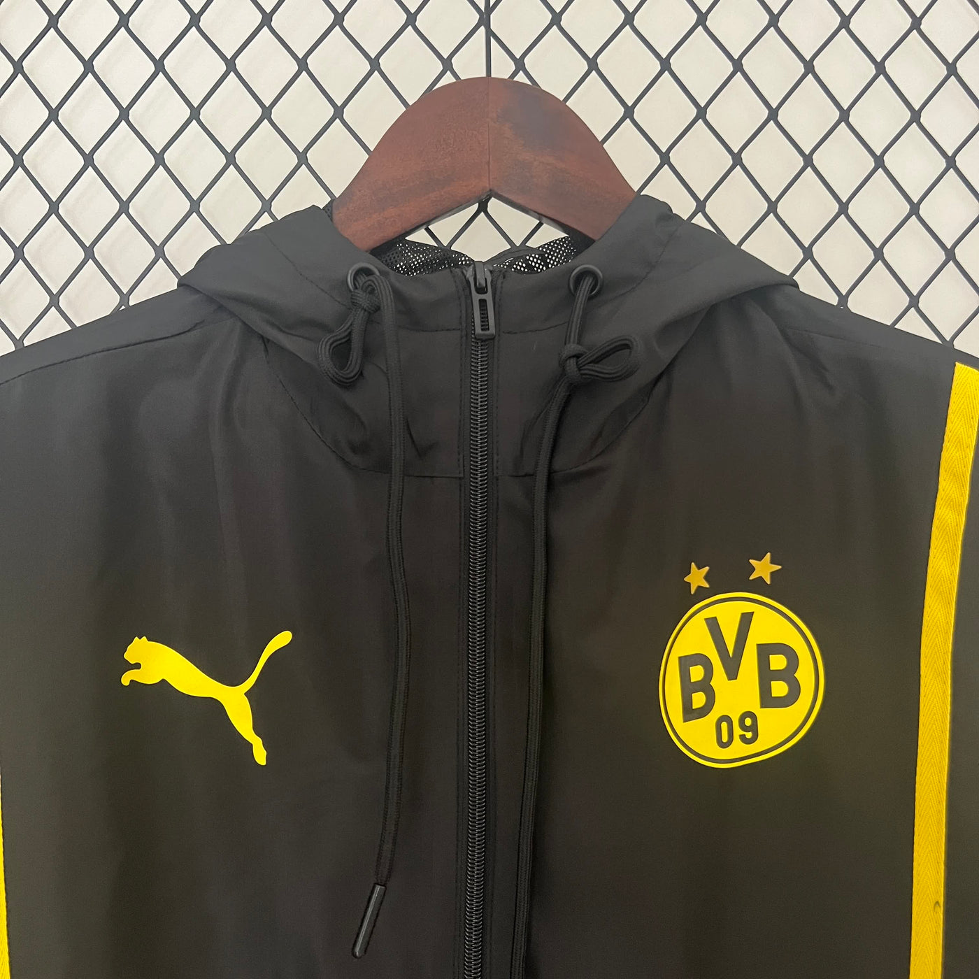 Borussia Dortmund Trench Coat 2024/2025 – Iconische Stijl voor Echte Fans!