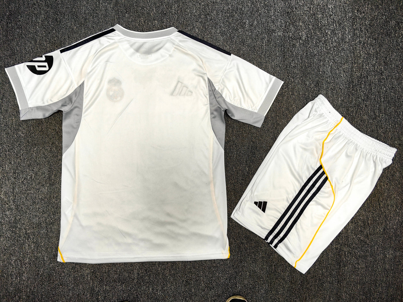 Real Madrid Kit Home 2025/2026