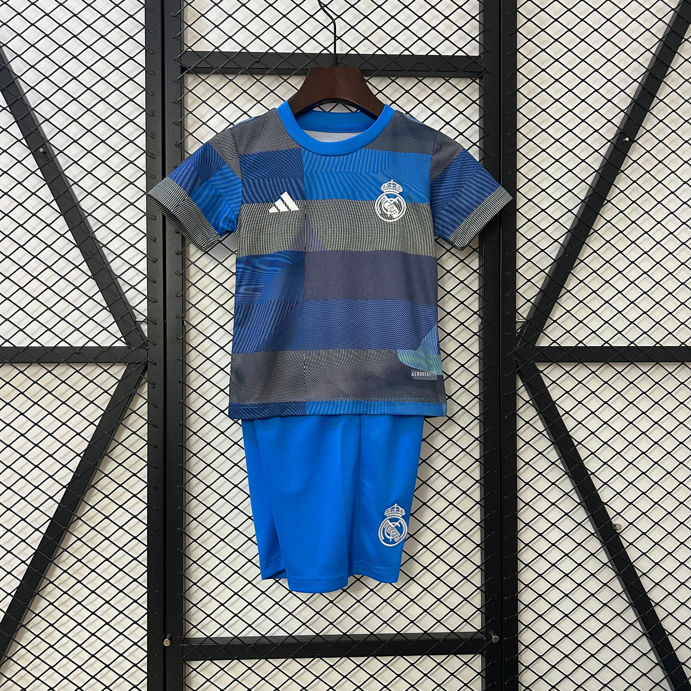 Real Madrid Kids Training Kit 2025/2026
