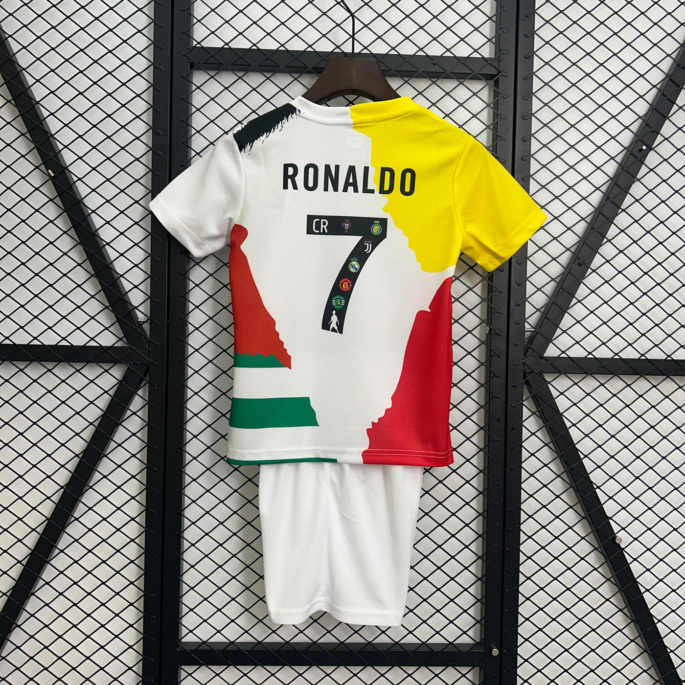 Cristiano Ronaldo Kids -  Commemorative Edition - Kit 2025/2026